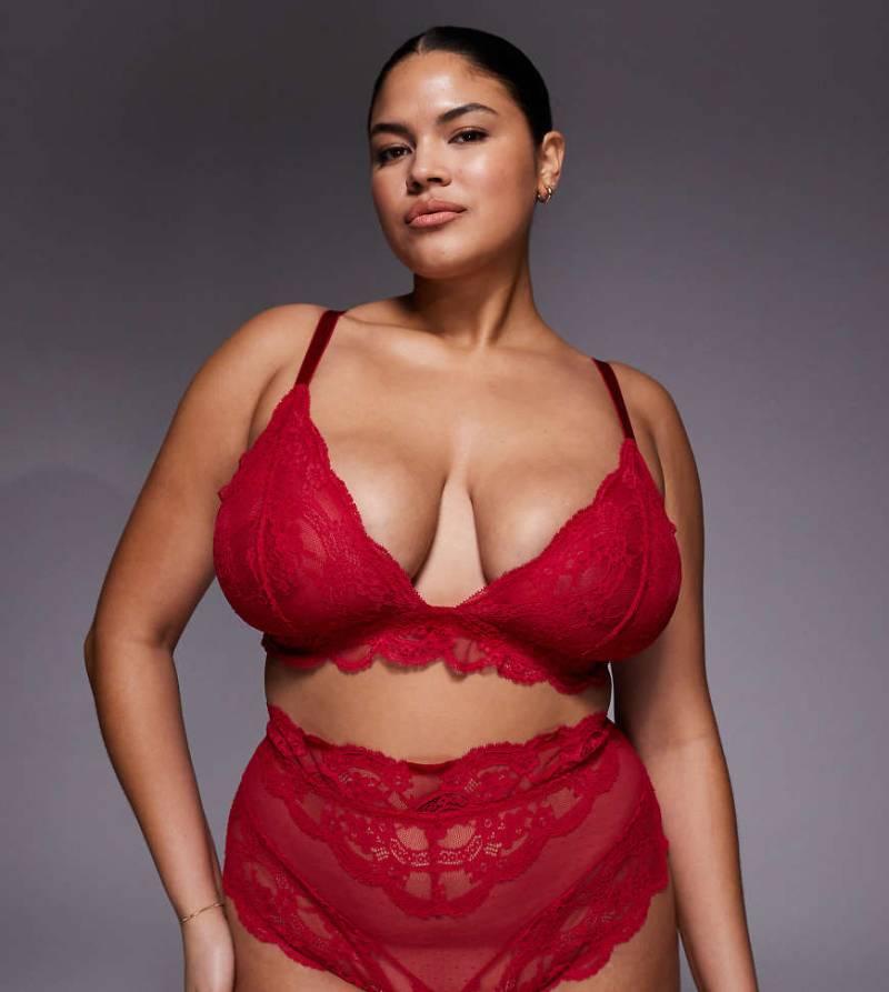 ASOS DESIGN Curve - Lola - Spitzenslip in Kirschrot mit hoher Taille von ASOS Curve