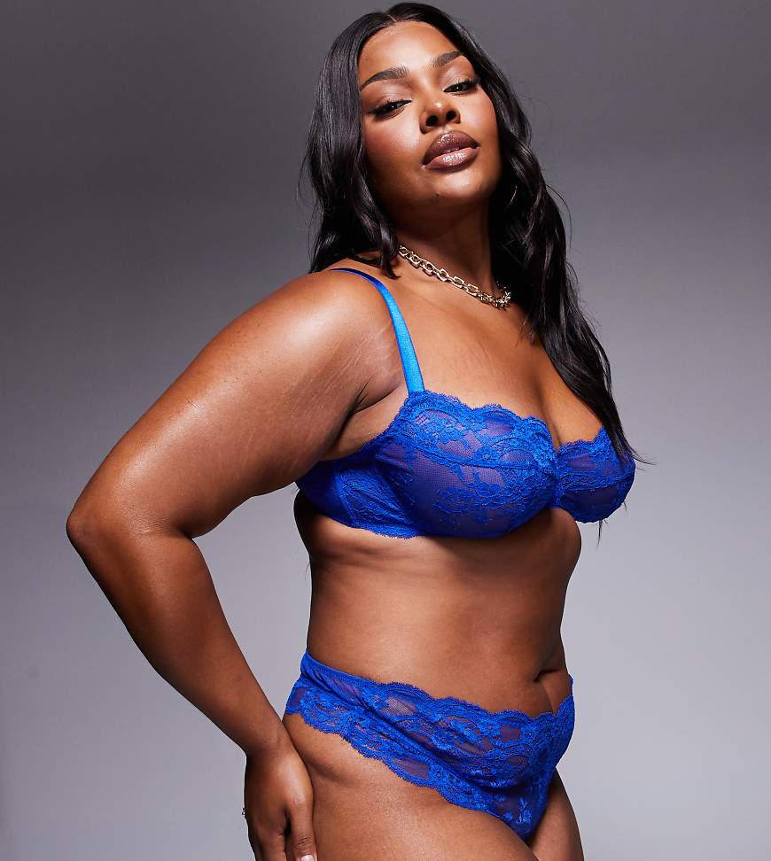 ASOS DESIGN Curve - Lola - Spitzentanga in Kobaltblau von ASOS Curve