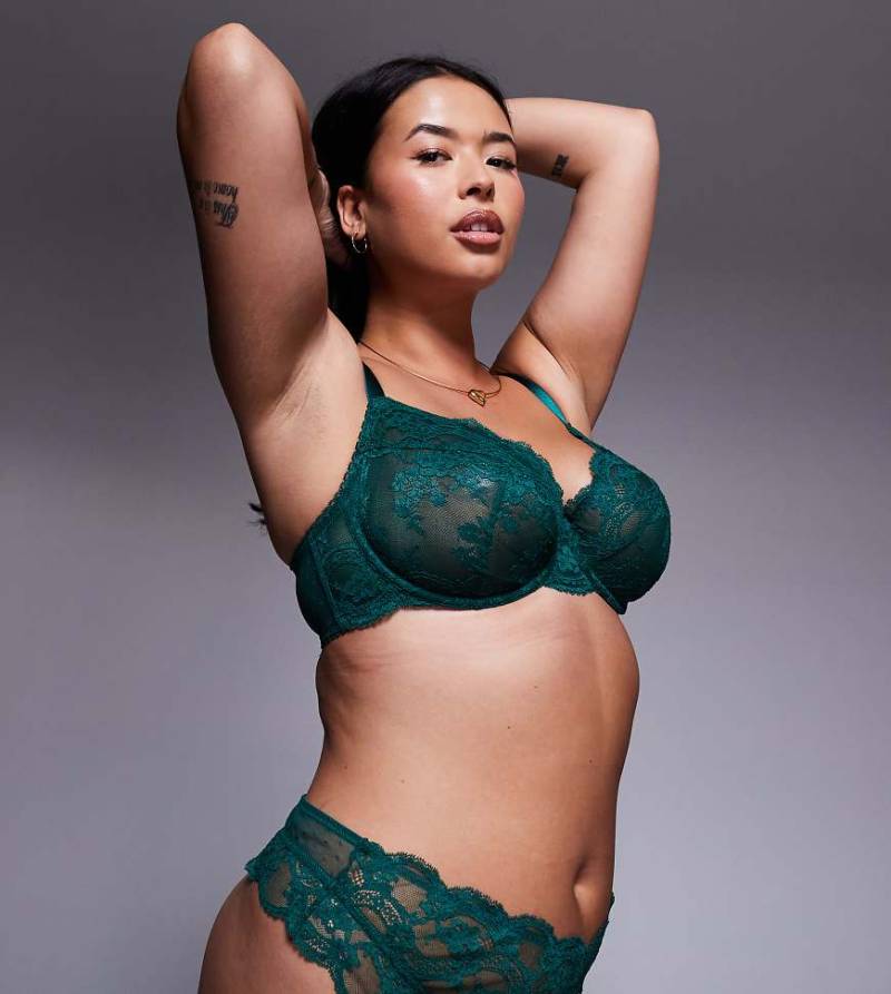 ASOS DESIGN Curve - Lola - Spitzentanga in Tannengrün von ASOS Curve