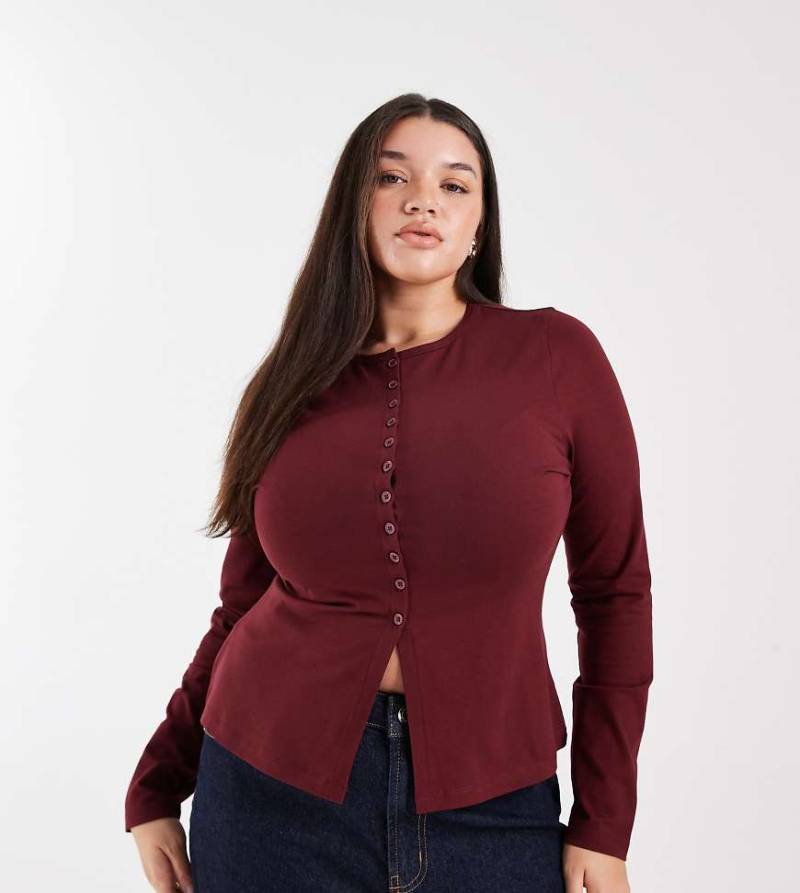 ASOS DESIGN Curve - Longline-Oberteil aus Baumwolle in Burgunderrot mit durchgehender Knopfleiste von ASOS Curve