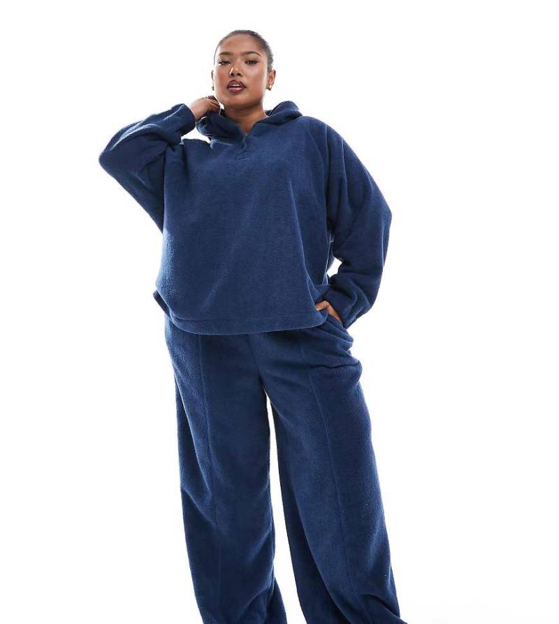 ASOS DESIGN Curve - Lounge-Hose aus Microfleece in Dunkelblau mit weitem Schnitt von ASOS Curve