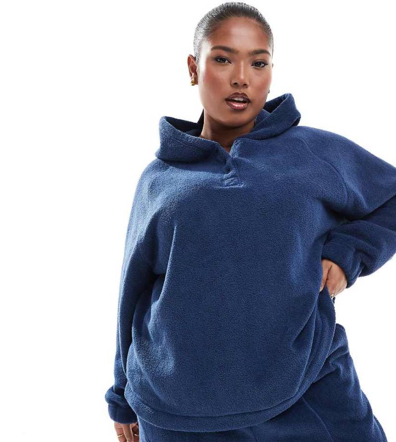 ASOS DESIGN Curve - Lounge-Kapuzenpullover aus Microfleece in Dunkelblau von ASOS Curve