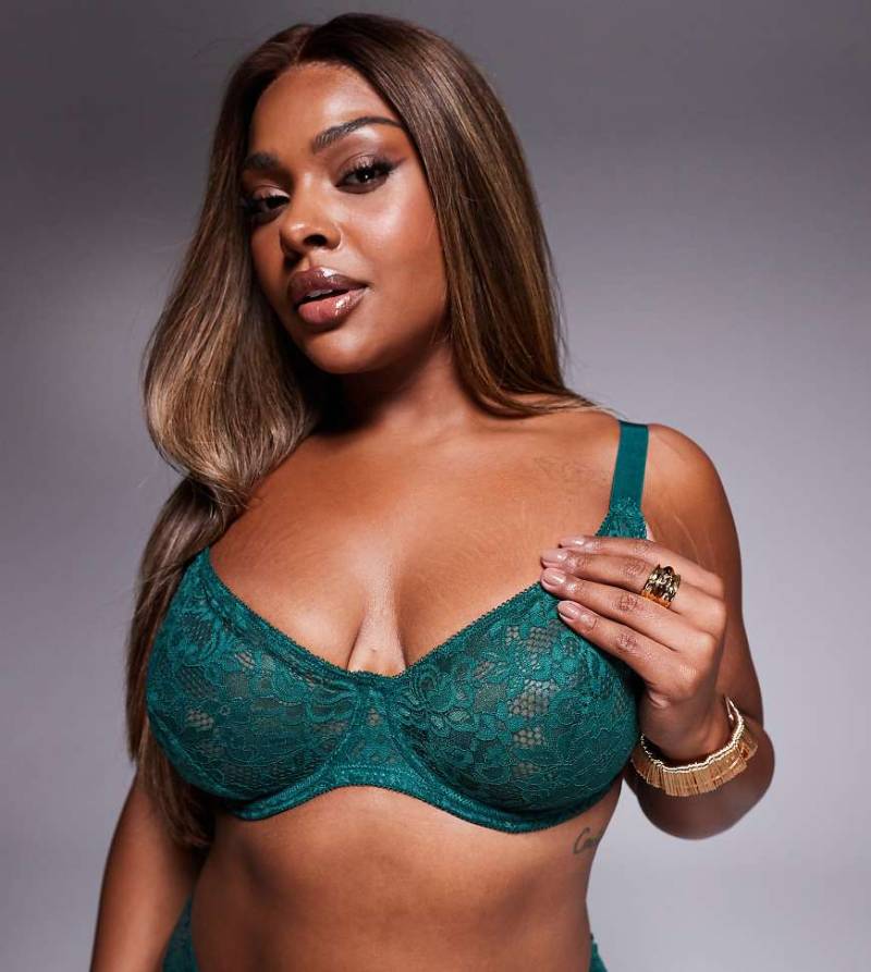 ASOS DESIGN Curve - Margot - Bügel-BH in Waldgrün ASOS DESIGN Curve - Margot - Bügel-BH in Waldgrün von ASOS Curve