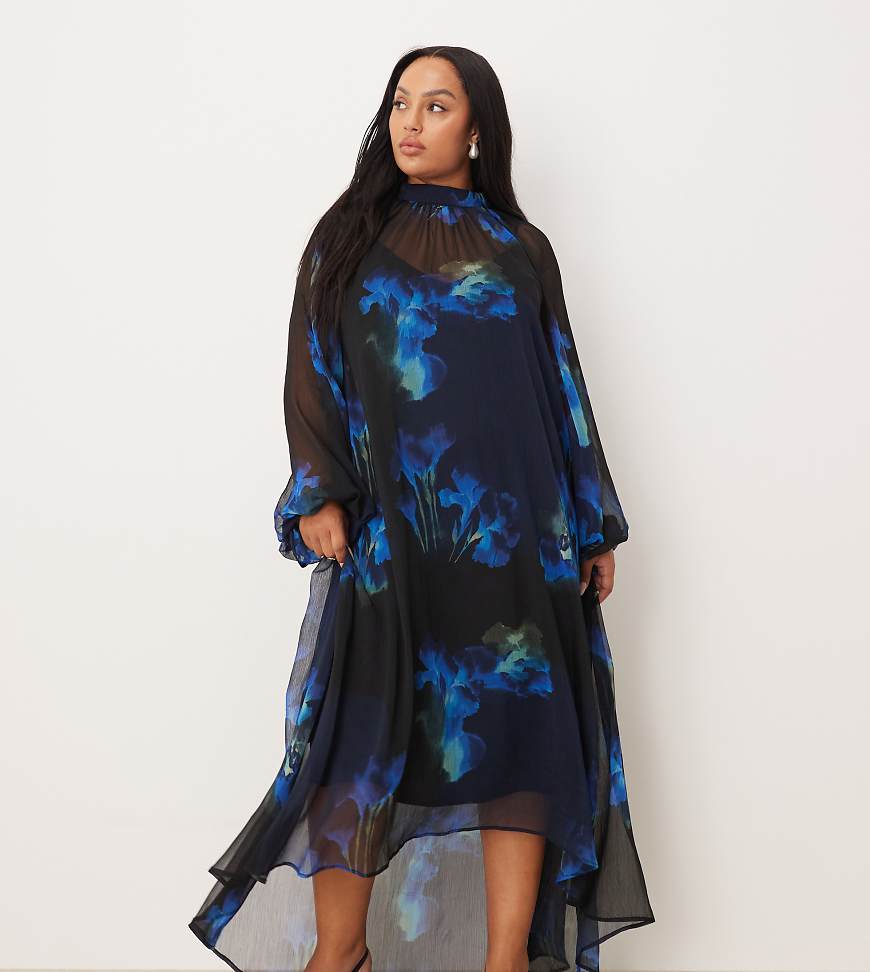 ASOS DESIGN Curve - Maxi-Hängerkleid mit gebundenem Ausschnitt, nach hinten abfallendem Saum und blauem Blumenmuster-Bunt von ASOS Curve