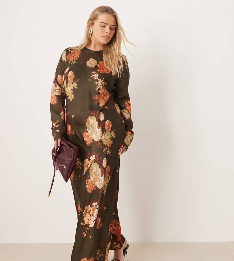 ASOS DESIGN Curve - Maxi-Schlupfkleid aus mattem Satin in Schokobraun mit Blumenmuster und Ziernaht-Bunt von ASOS Curve