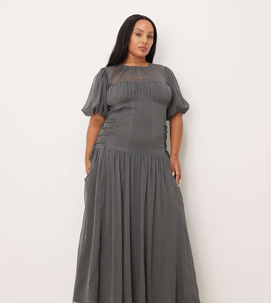 ASOS DESIGN Curve - Maxikleid aus Chiffon in Anthrazit mit Puffärmeln-Bunt von ASOS Curve