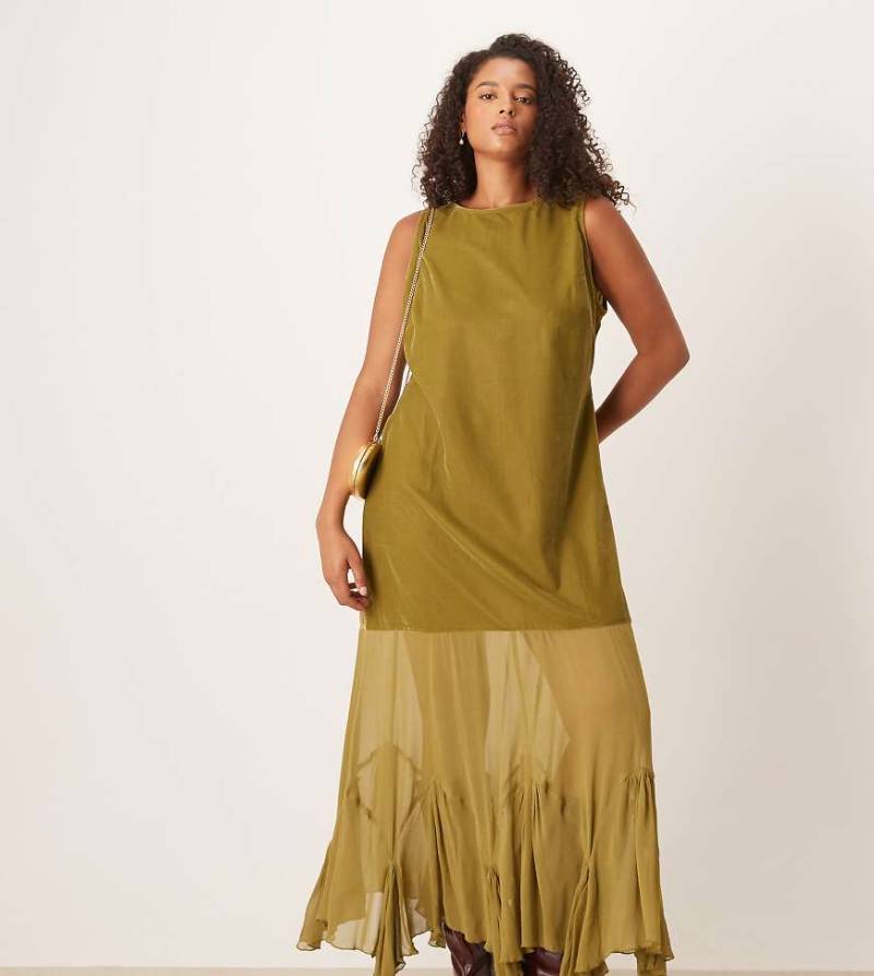 ASOS DESIGN Curve - Maxikleid aus Samt in Olivgrün mit tiefer Taille und transparentem Godet-Rock von ASOS Curve