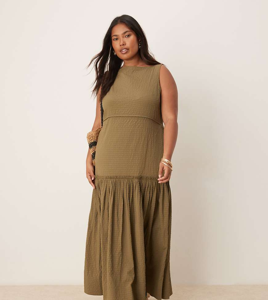 ASOS DESIGN Curve - Maxikleid mit Knitteroptik, U-Boot-Ausschnitt und Nahtdetail-Grün von ASOS Curve