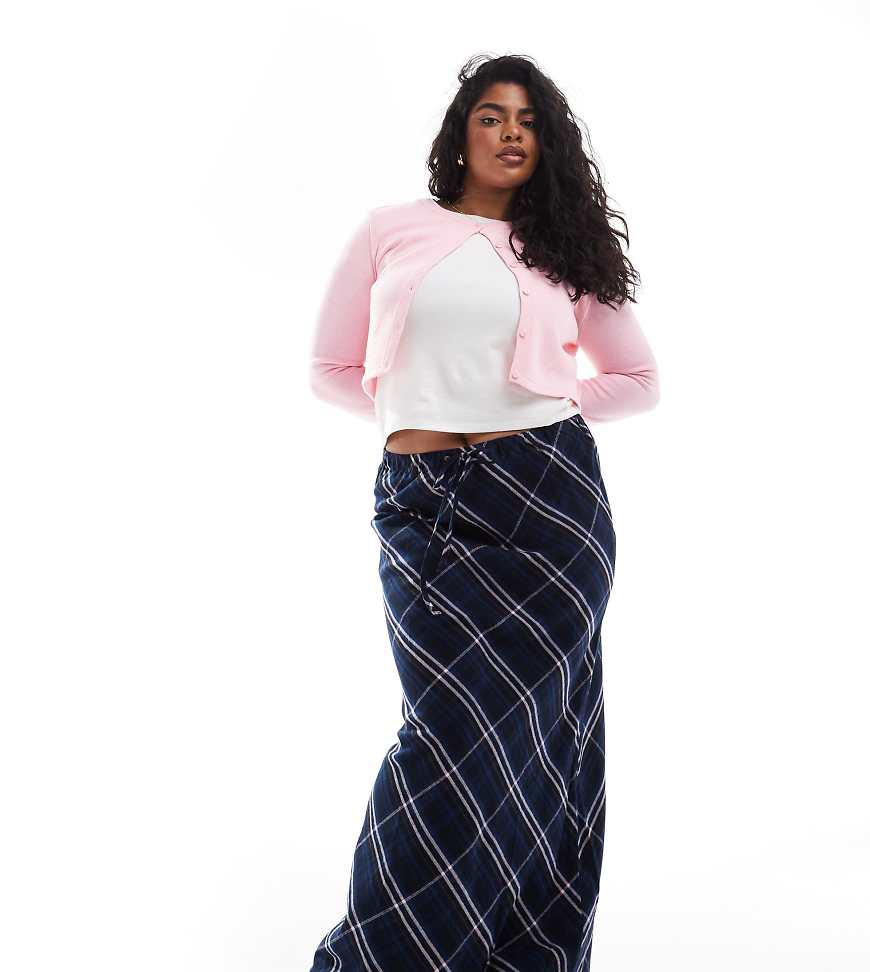 ASOS DESIGN Curve - Maxirock in Blau-Rosa kariert mit Taillenband-Bunt ASOS DESIGN Curve - Maxirock in Blau-Rosa kariert mit Taillenband-Bunt von ASOS Curve
