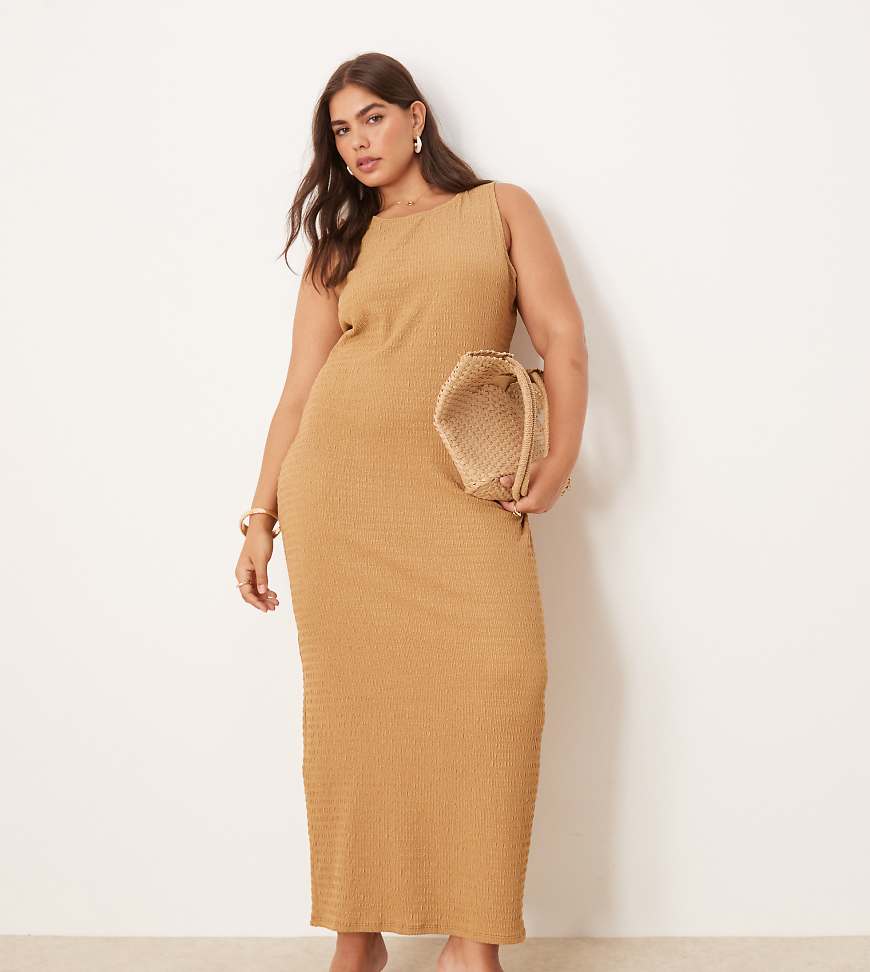 ASOS DESIGN Curve - Midikleid in Kamelbraun mit Ringerrücken und Strukturmuster ASOS DESIGN Curve - Midikleid in Kamelbraun mit Ringerrücken und Strukturmuster von ASOS Curve