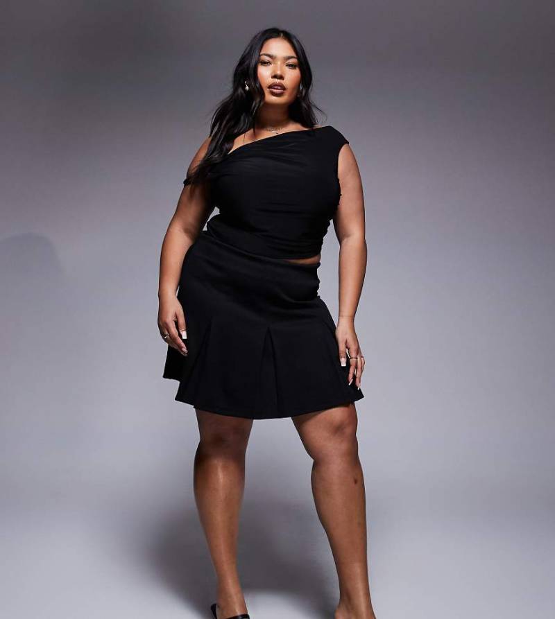 ASOS DESIGN Curve - Mini-Faltenrock aus Twill in Schwarz von ASOS Curve