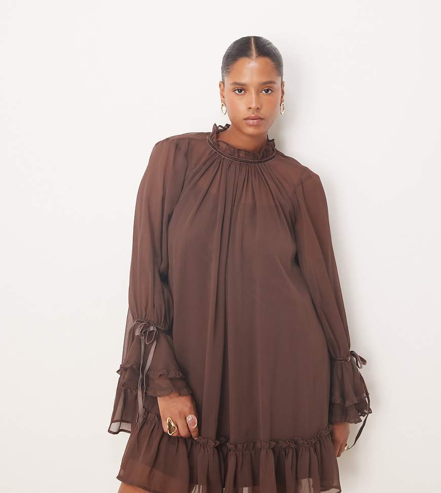ASOS DESIGN Curve - Mini-Hängerkleid in Schokobraun mit gestuften, gerüschten Bündchen und Samtschleifen-Brown von ASOS Curve