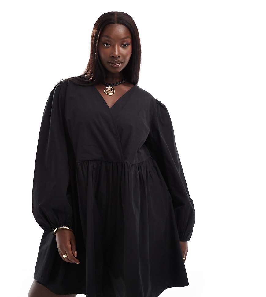 ASOS DESIGN Curve - Mini-Hängerkleid in Schwarz aus Baumwolle mit V-Ausschnitt ASOS DESIGN Curve - Mini-Hängerkleid in Schwarz aus Baumwolle mit V-Ausschnitt von ASOS Curve