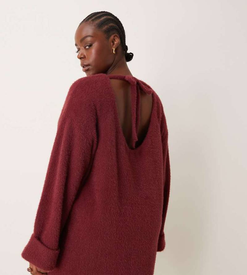 ASOS DESIGN Curve - Mini-Strickkleid aus superweichem, flauschigen Garn in Burgunderrot mit lockerem Schnitt von ASOS Curve