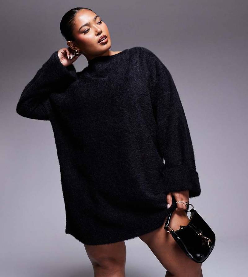 ASOS DESIGN Curve - Mini-Strickkleid aus superweichem, flauschigen Garn in Schwarz mit lockerem Schnitt von ASOS Curve