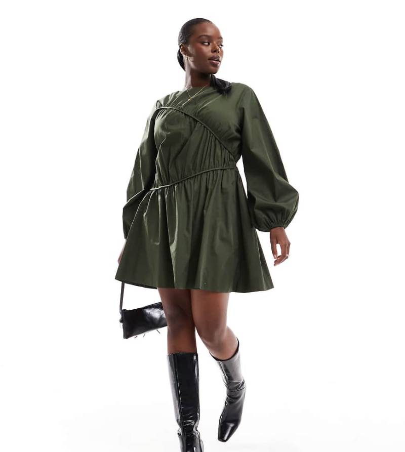 ASOS DESIGN Curve - Minikleid in Dunkelgrün mit Raffungen und asymmetrischem Saum-Bunt von ASOS Curve