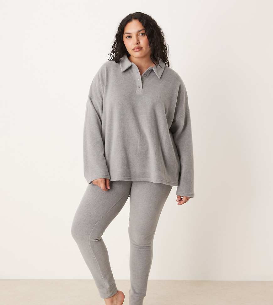 ASOS DESIGN Curve - Mix & Match - Lounge-Leggings aus leichtem Fleece in Hellgrau ASOS DESIGN Curve - Mix & Match - Lounge-Leggings aus leichtem Fleece in Hellgrau von ASOS Curve