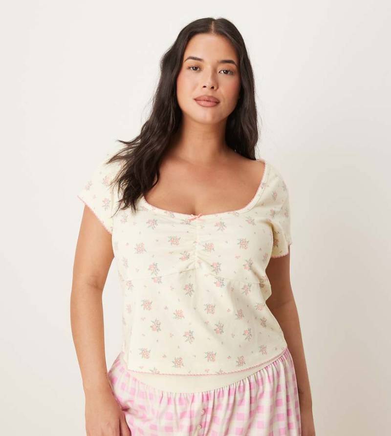 ASOS DESIGN Curve - Mix & Match - Milchmädchen-Pyjama-Top in Blassgelb mit Blümchenmuster-Bunt von ASOS Curve