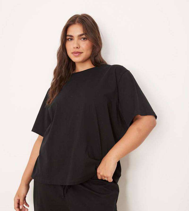 ASOS DESIGN Curve - Mix & Match - Pyjama-T-Shirt aus Baumwolle in Schwarz mit Oversize-Passform von ASOS Curve