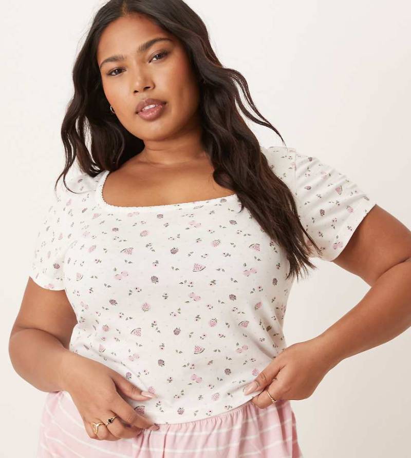 ASOS DESIGN Curve - Mix & Match - Pyjama-T-Shirt mit Früchtemuster-Bunt von ASOS Curve