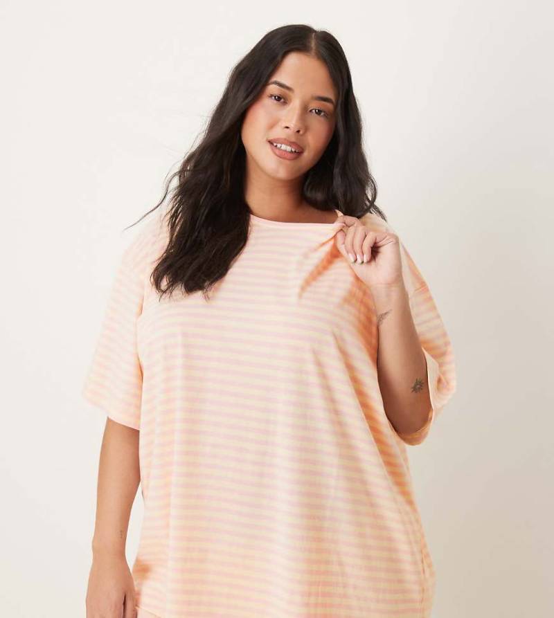 ASOS DESIGN Curve - Mix & Match - Pyjama-T-Shirt mit rosa Streifen-Bunt von ASOS Curve