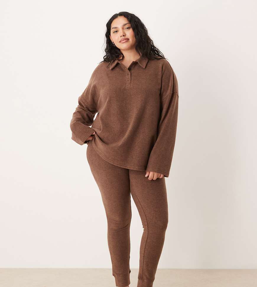 ASOS DESIGN Curve - Mix & Match - Sweatshirt aus leichtem Fleece in Schokobraun mit Kragen-Brown von ASOS Curve