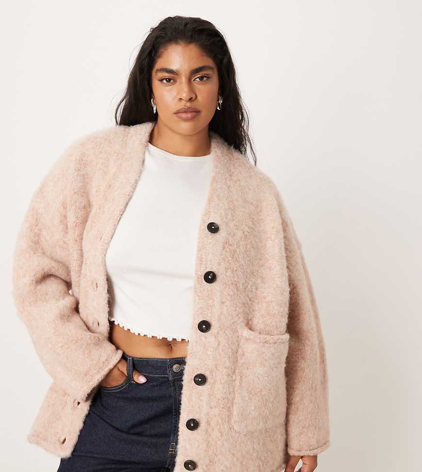 ASOS DESIGN Curve - Multiply - Oversize-Strickjacke in Rosa von ASOS Curve