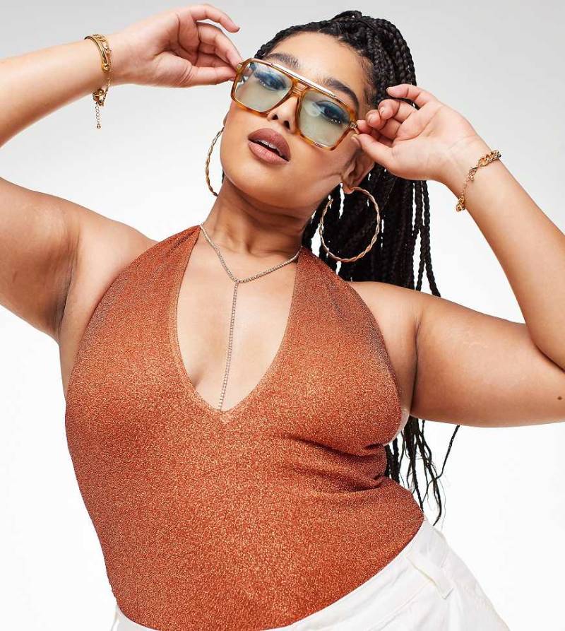 ASOS DESIGN Curve - Neckholder-Badeanzug in glitzerndem Rostbraun mit verstellbarem Beinausschnitt - COPPER-Kupfer von ASOS Curve