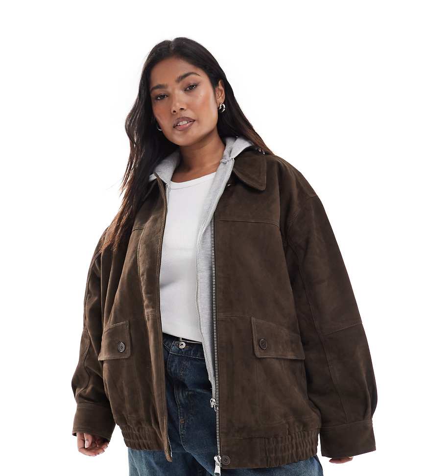 ASOS DESIGN Curve - Oversize-Bomberjacke aus echtem Wildleder in dunklem Mokka-Brown von ASOS Curve