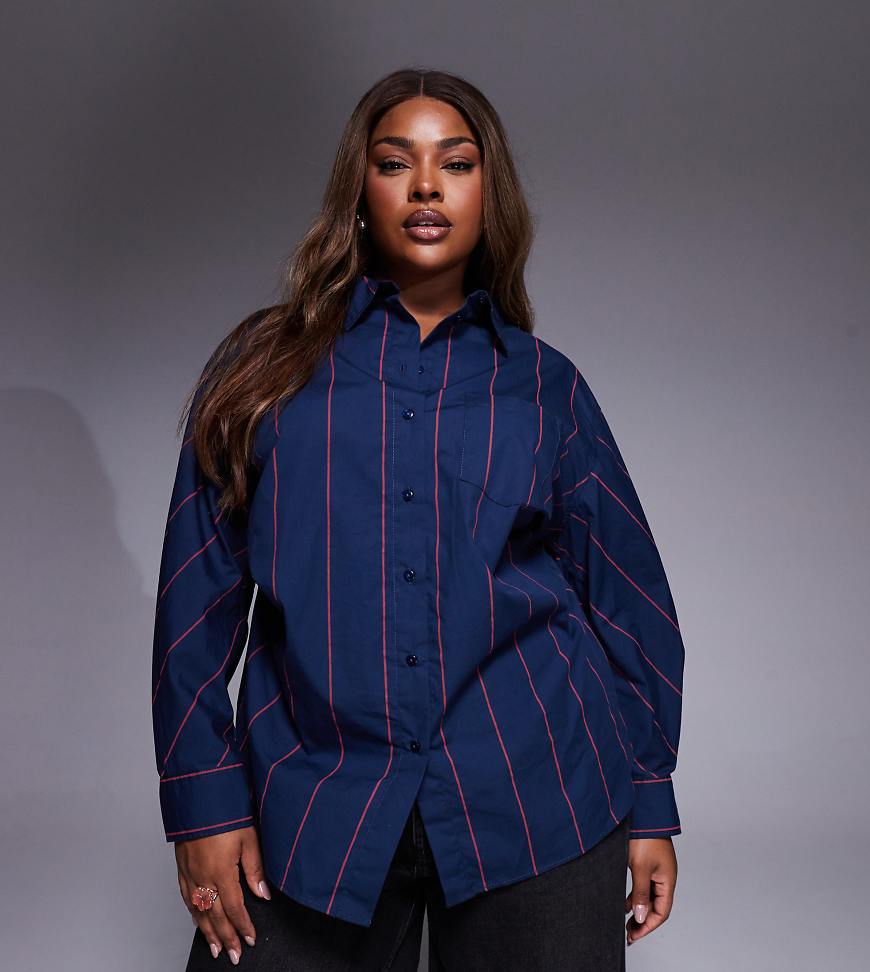 ASOS DESIGN Curve - Oversize-Hemd in Blau mit roten Streifen und betontem Detail von ASOS Curve