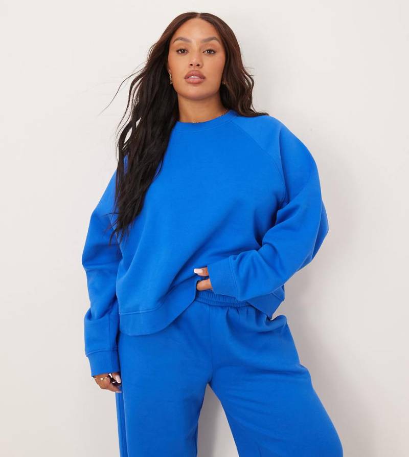 ASOS DESIGN Curve - Oversize-Sweatshirt in Blau mit Raglan-Detail und weicher Innenseite von ASOS Curve