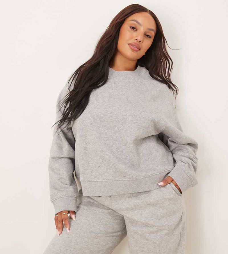 ASOS DESIGN Curve - Oversize-Sweatshirt in Grau meliert mit Raglan-Detail und weicher Innenseite von ASOS Curve