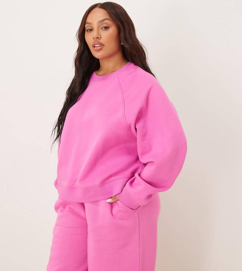ASOS DESIGN Curve - Oversize-Sweatshirt in Rosa mit Raglan-Detail und weicher Innenseite von ASOS Curve