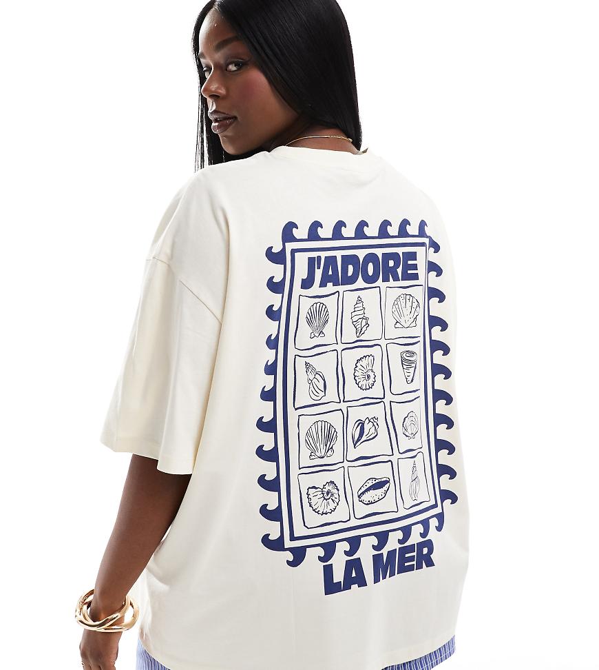 ASOS DESIGN Curve - Oversize-T-Shirt in Cremeweiß mit „La Mer"-Muschel-Grafikprint ASOS DESIGN Curve - Oversize-T-Shirt in Cremeweiß mit „La Mer"-Muschel-Grafikprint von ASOS Curve