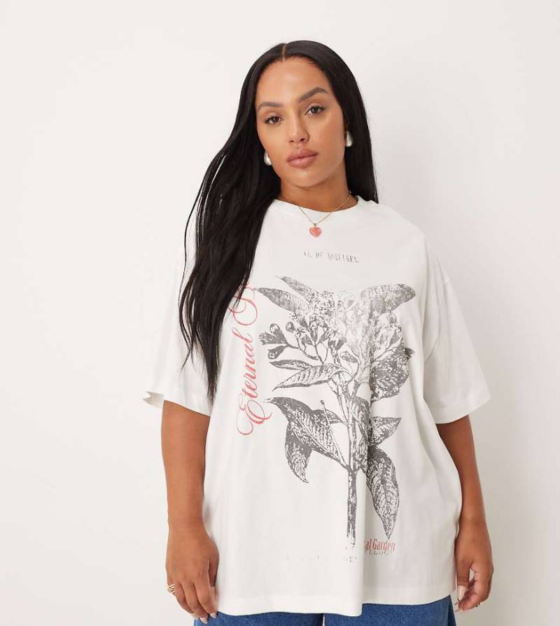 ASOS DESIGN Curve - Oversize-T-Shirt in Cremeweiß mit Rosen-Grafikmotiv in Schwarz von ASOS Curve