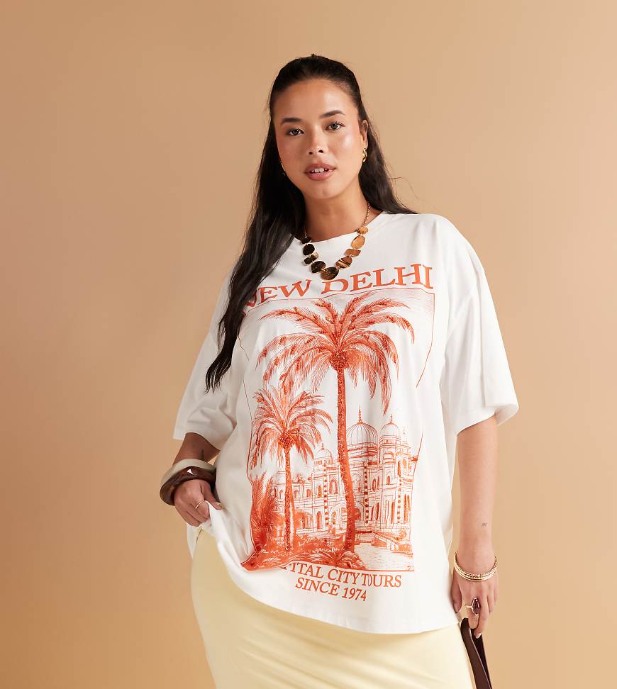 ASOS DESIGN Curve - Oversize-T-Shirt in Cremeweiß mit verziertem „New Delhi"-Print von ASOS Curve