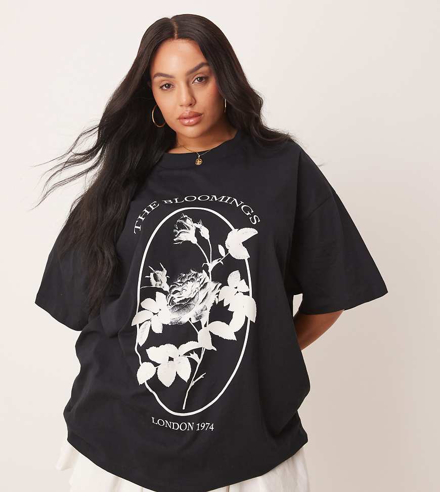 ASOS DESIGN Curve - Oversize-T-Shirt in Schwarz mit Blütengrafik von ASOS Curve