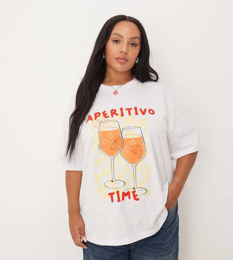 ASOS DESIGN Curve - Oversize-T-Shirt in Weiß mit „Aperitivo"-Getränkprint von ASOS Curve