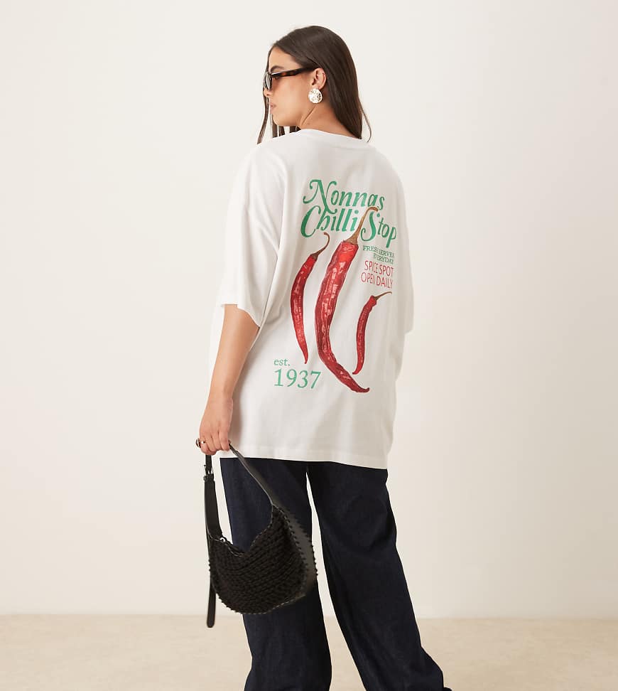 ASOS DESIGN Curve - Oversize-T-Shirt in Weiß mit Chili-Print ASOS DESIGN Curve - Oversize-T-Shirt in Weiß mit Chili-Print von ASOS Curve