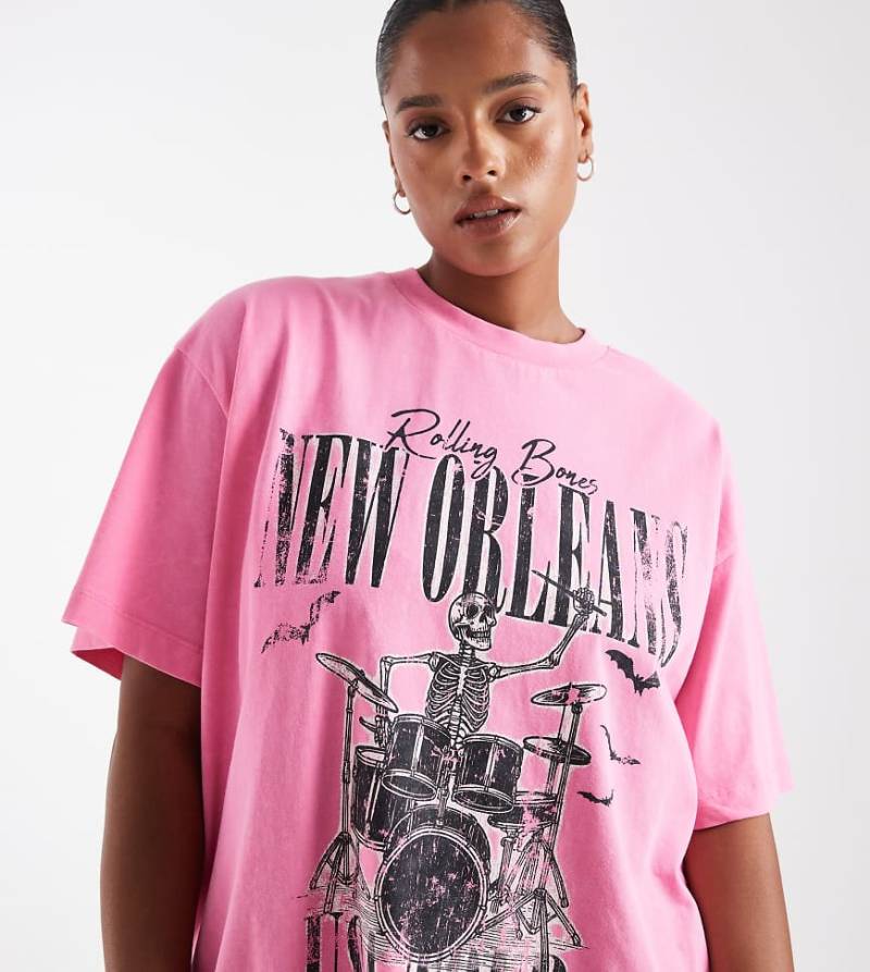 ASOS DESIGN Curve - Oversize-T-Shirt in verwaschenem Rosa mit Skelett-Grafikmotiv von ASOS Curve
