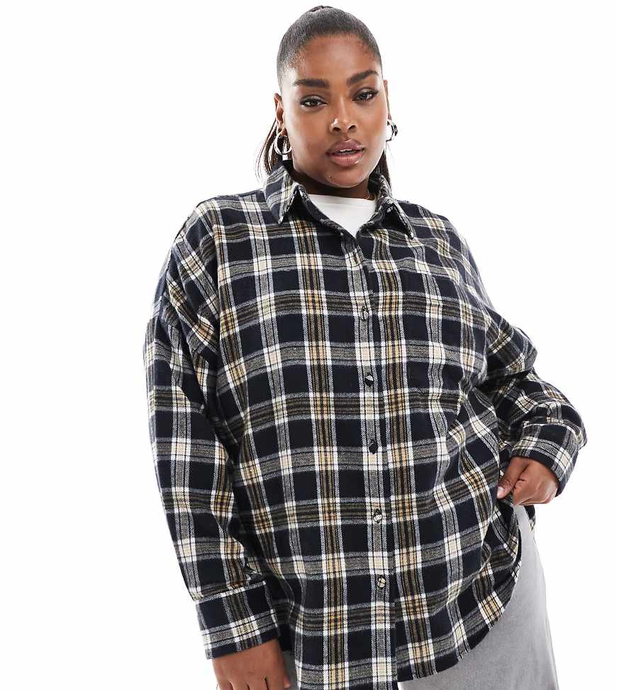 ASOS DESIGN Curve - Oxford-Hemd aus Flanell in Schwarz und Cremeweiß kariert-Bunt von ASOS Curve