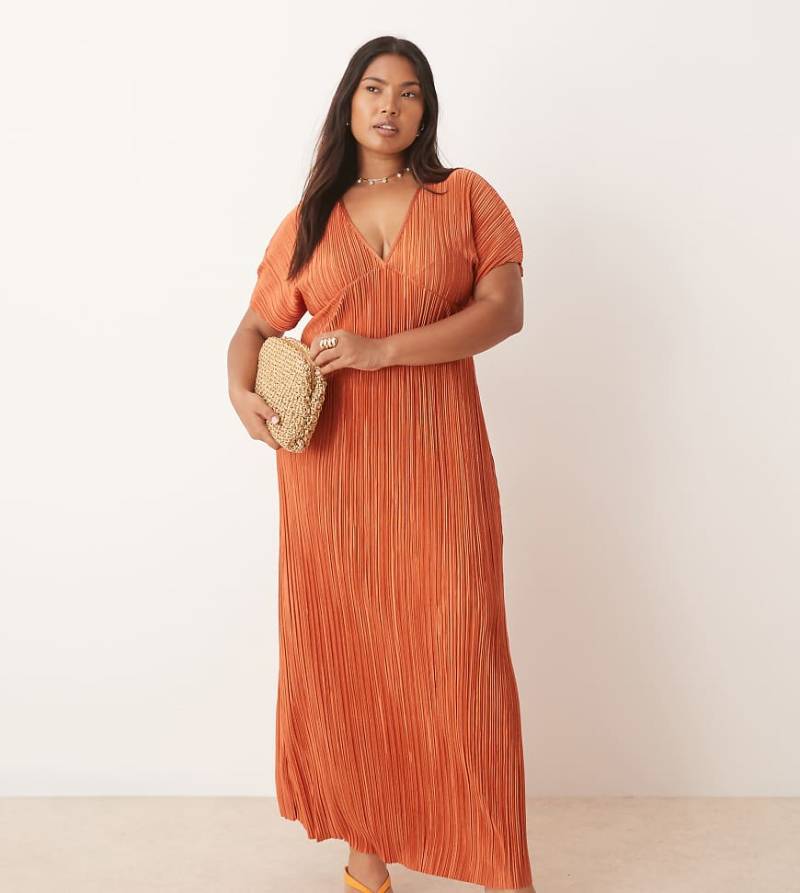 ASOS DESIGN Curve - Plissee-Midikleid in Rostrot mit V-Ausschnitt-Orange von ASOS Curve