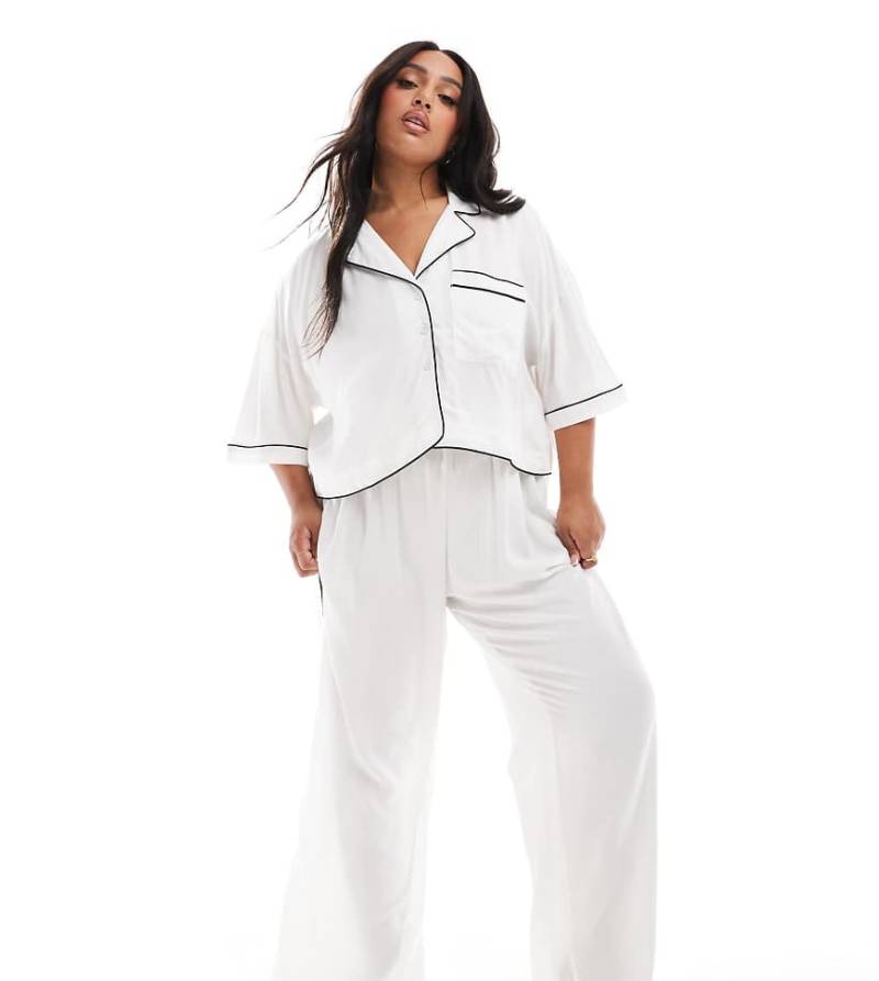 ASOS DESIGN Curve - Superweiche, fließende Pyjama-Hose in Weiß mit kontrastierender Einfassung und weitem Bein von ASOS Curve