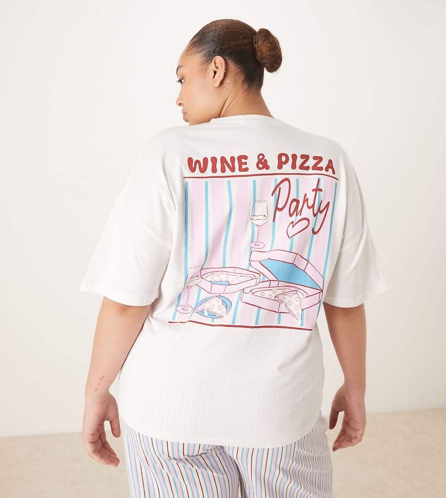 ASOS DESIGN Curve - Pyjama-Set aus Jersey, bestehend aus Oversize-T-Shirt mit „Wine & Pizza"-Motivprint und weit geschnittener Hose-Bunt von ASOS Curve
