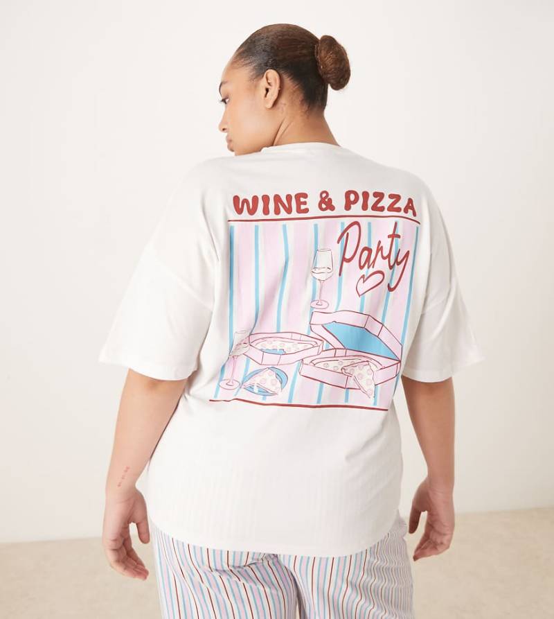 ASOS DESIGN Curve - Pyjama-Set aus Jersey, bestehend aus Oversize-T-Shirt mit „Wine & Pizza"-Motivprint und weit geschnittener Hose-Bunt von ASOS Curve