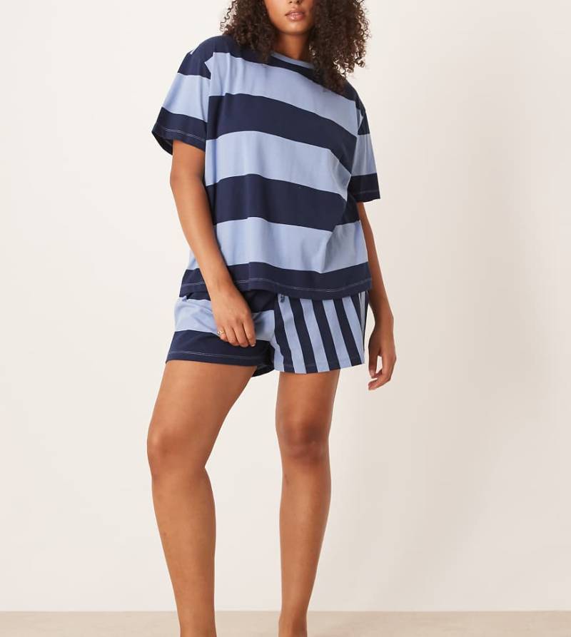 ASOS DESIGN Curve - Pyjama-Set in Marineblau mit Streifenmix, bestehend aus Oversize-T-Shirt und Shorts-Bunt von ASOS Curve