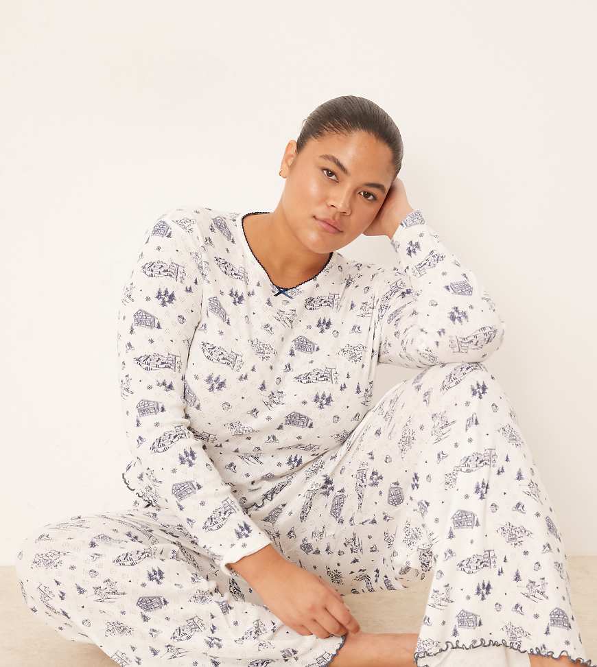 ASOS DESIGN Curve - Pyjama-Set mit langärmligem Shirt und Hose aus Pointelle mit Landschafts-Print in Blau von ASOS Curve