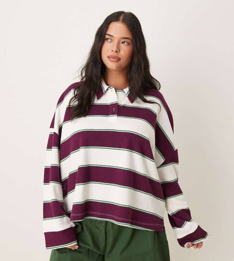 ASOS DESIGN Curve - Pyjama aus langärmligem Polohemd in gestreiftem Burgunderrot und Shorts von ASOS Curve