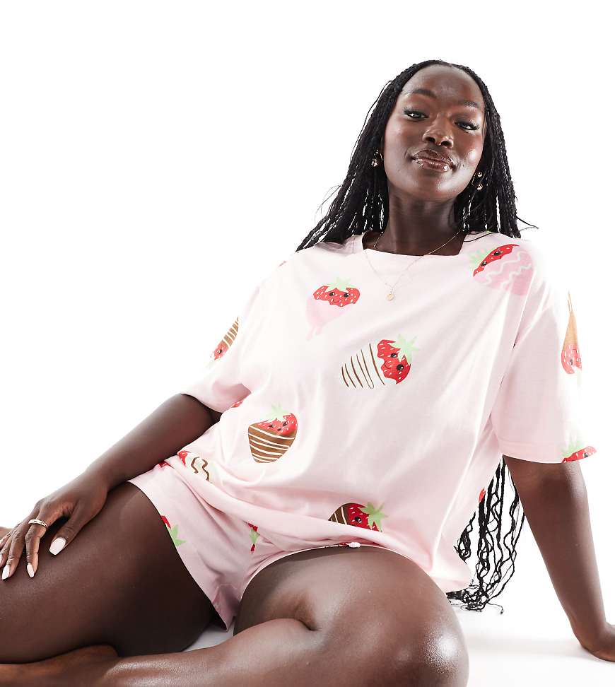 ASOS DESIGN Curve - Pyjama in Rosa mit Oversize-T-Shirt und Shorts mit Schoko-Erdbeer-Muster von ASOS Curve