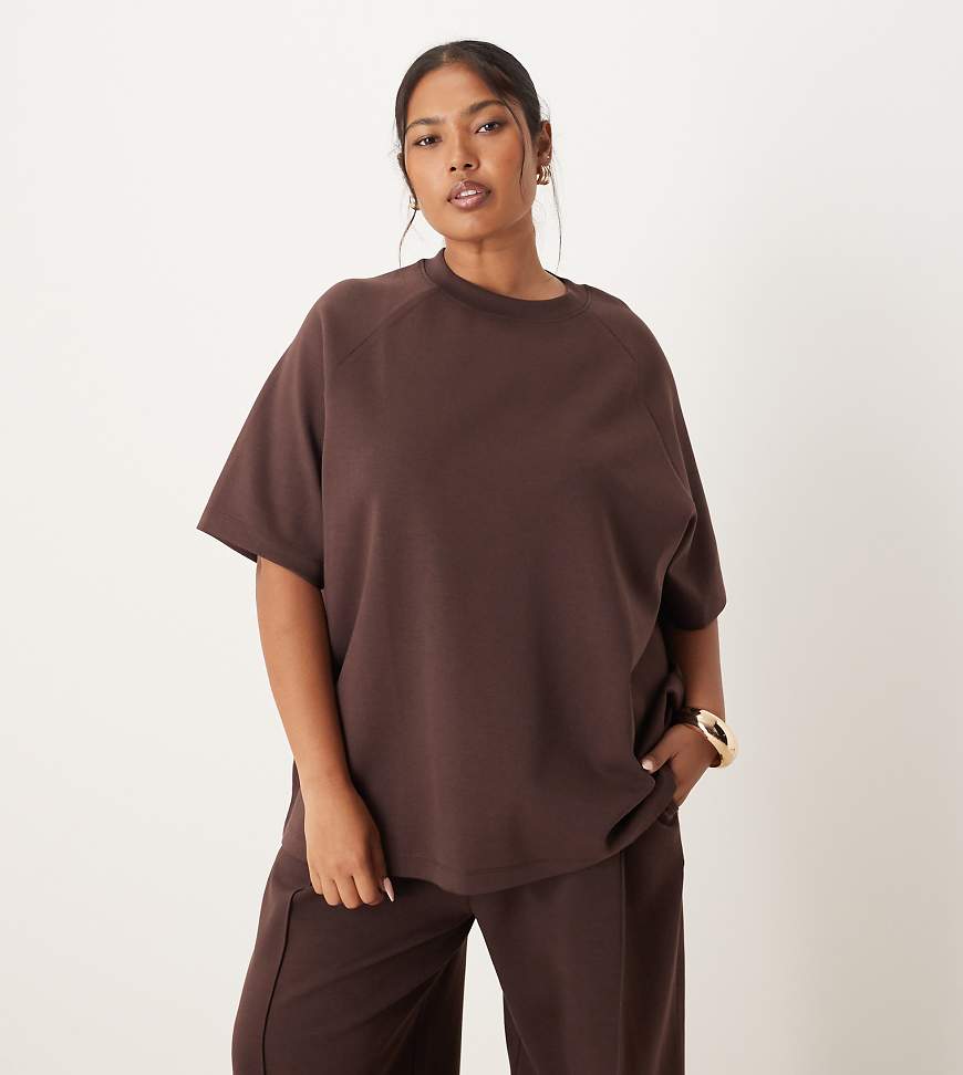 ASOS DESIGN Curve - Raglan-T-Shirt aus Interlock in Schokobraun, Kombiteil-Brown von ASOS Curve